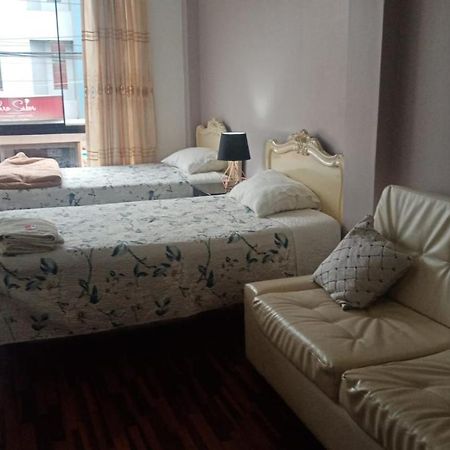 Hostel Strenua - Las Quintanas Trujillo Zewnętrze zdjęcie