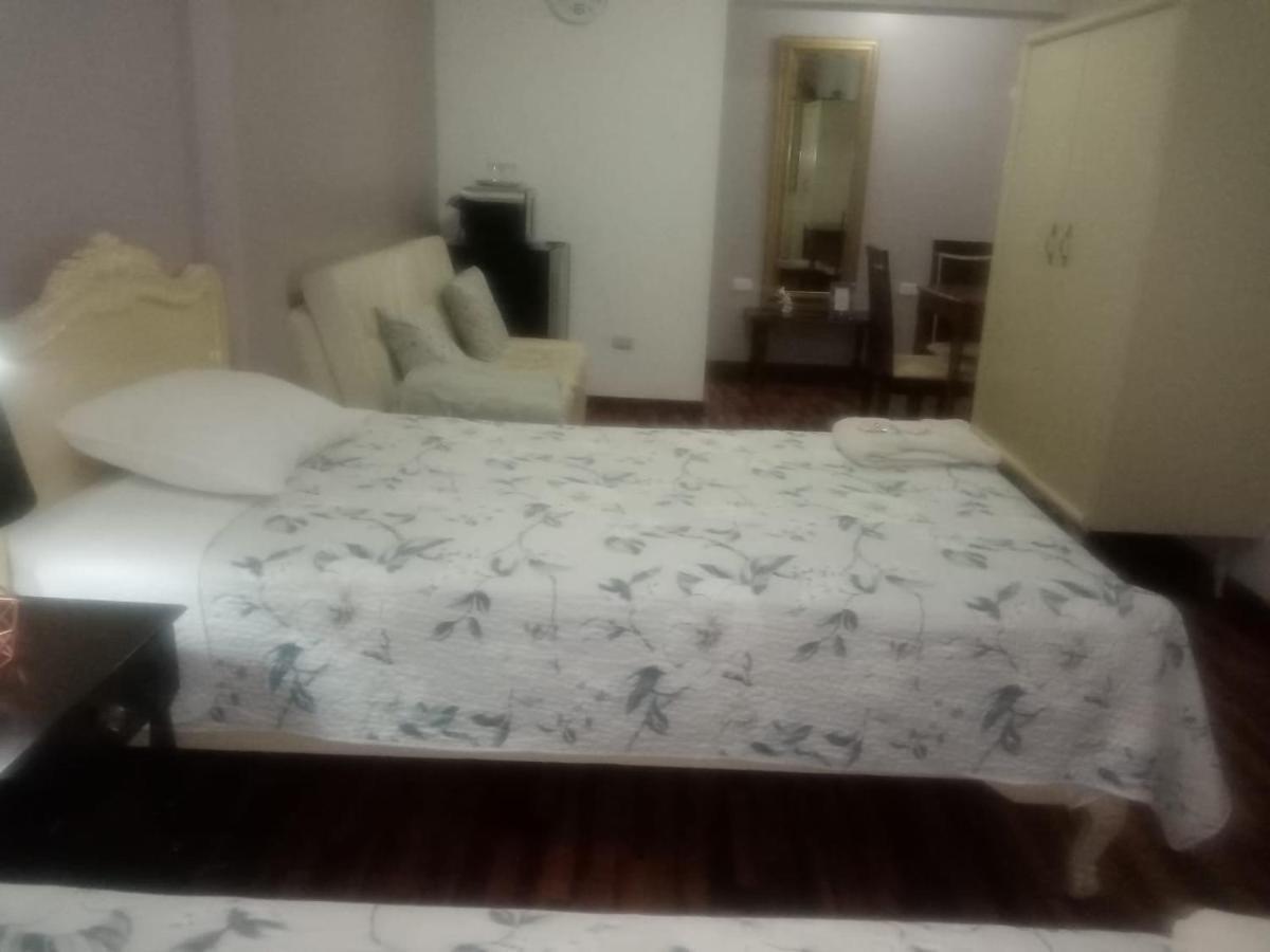Hostel Strenua - Las Quintanas Trujillo Zewnętrze zdjęcie