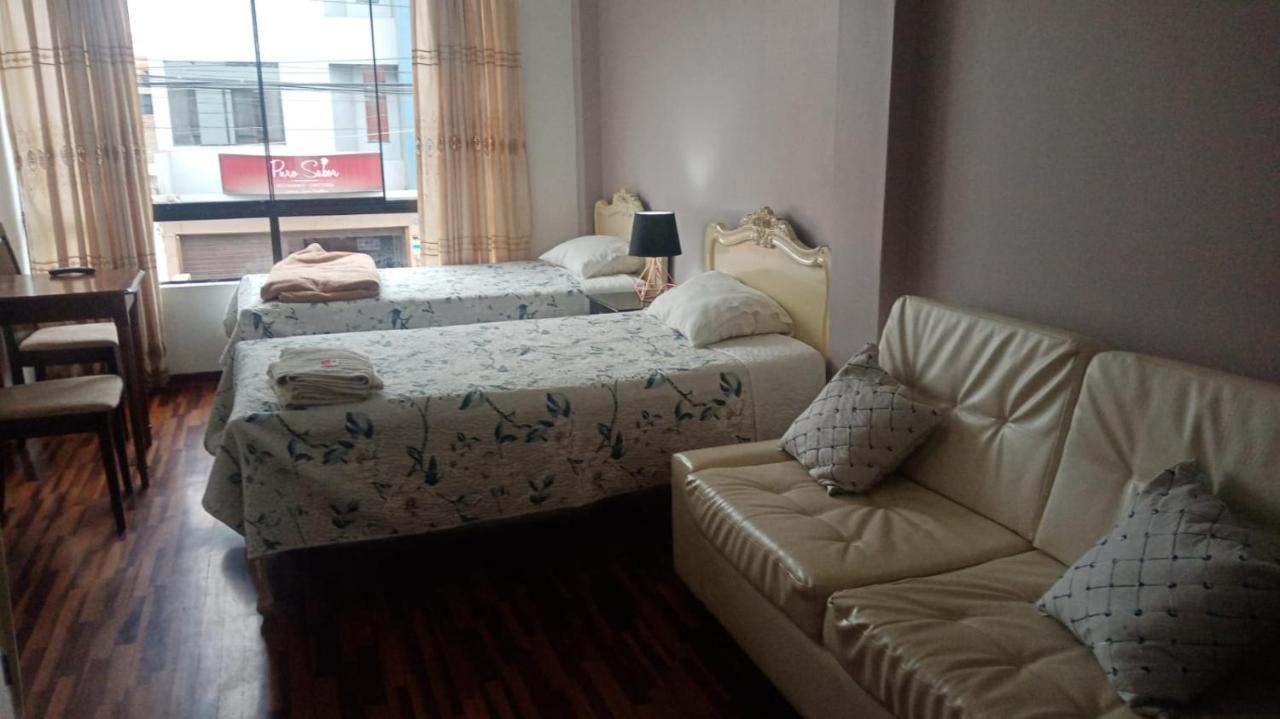 Hostel Strenua - Las Quintanas Trujillo Zewnętrze zdjęcie