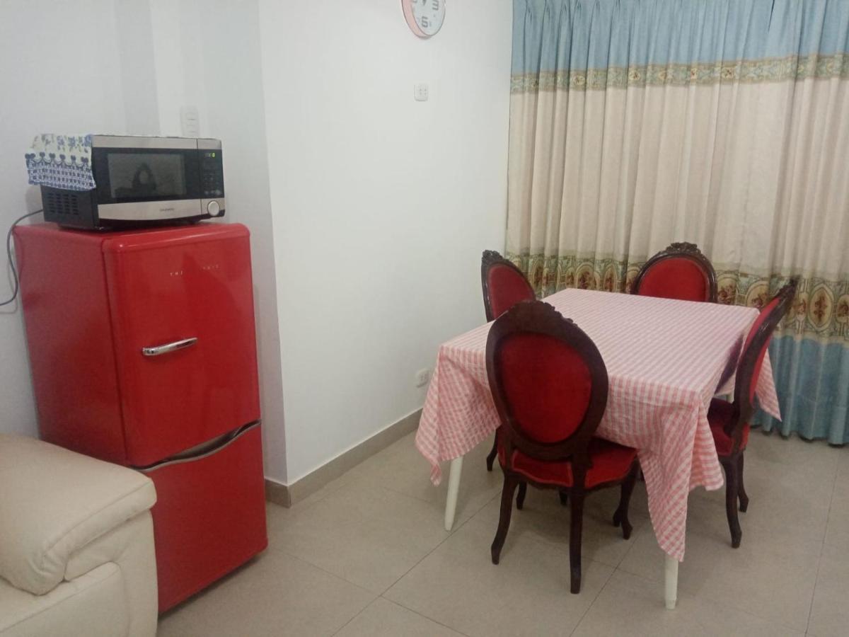 Hostel Strenua - Las Quintanas Trujillo Zewnętrze zdjęcie