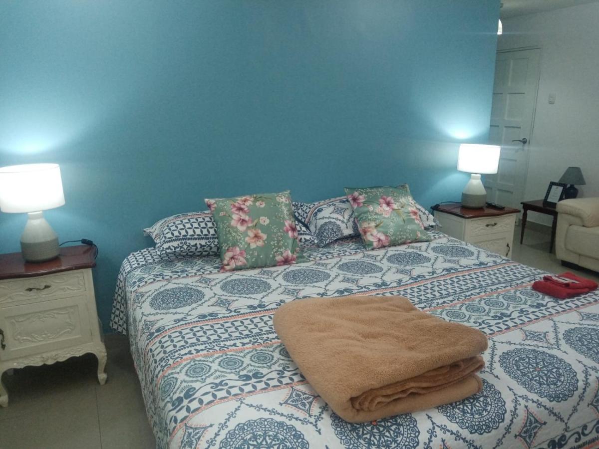 Hostel Strenua - Las Quintanas Trujillo Zewnętrze zdjęcie
