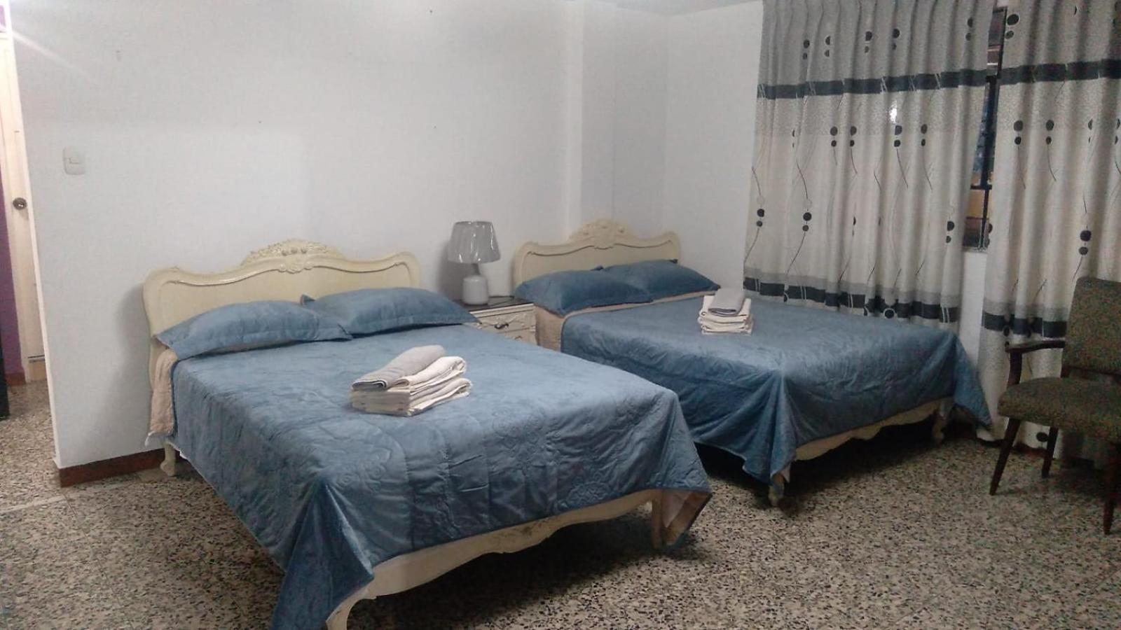 Hostel Strenua - Las Quintanas Trujillo Zewnętrze zdjęcie