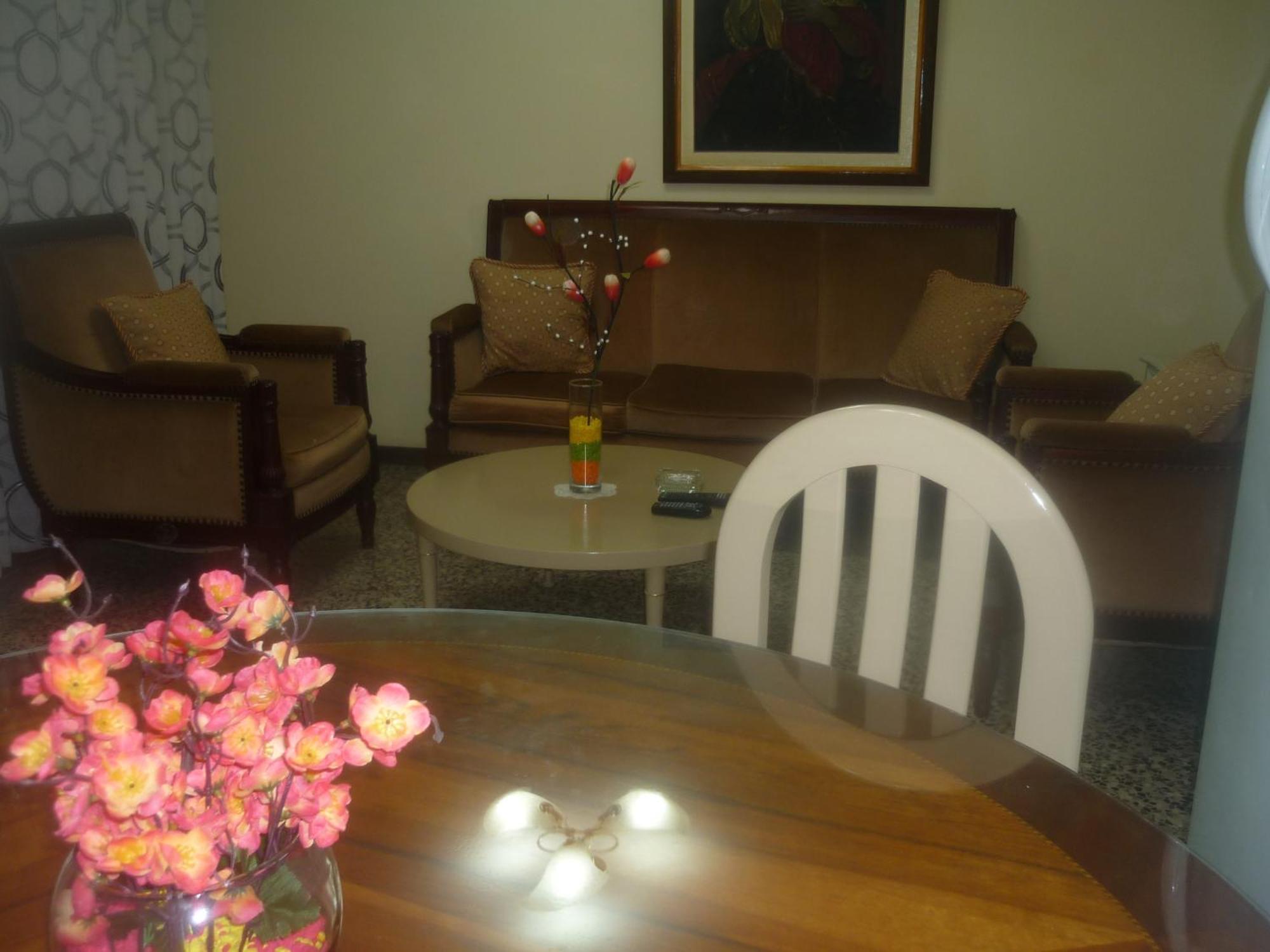 Hostel Strenua - Las Quintanas Trujillo Zewnętrze zdjęcie