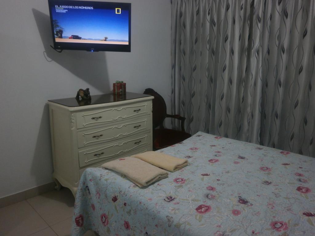 Hostel Strenua - Las Quintanas Trujillo Zewnętrze zdjęcie