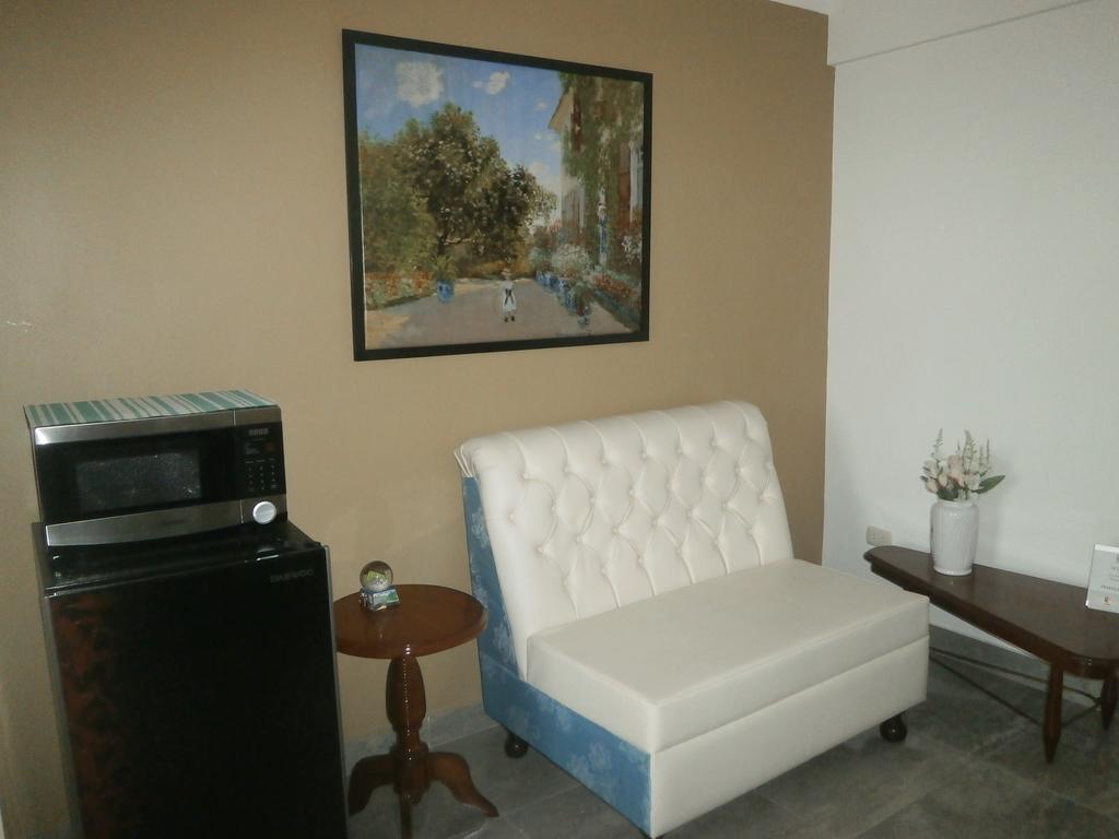 Hostel Strenua - Las Quintanas Trujillo Zewnętrze zdjęcie
