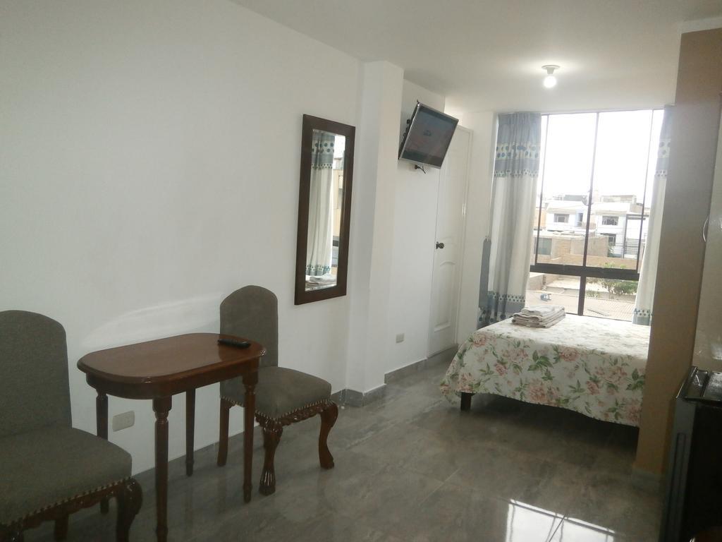 Hostel Strenua - Las Quintanas Trujillo Zewnętrze zdjęcie